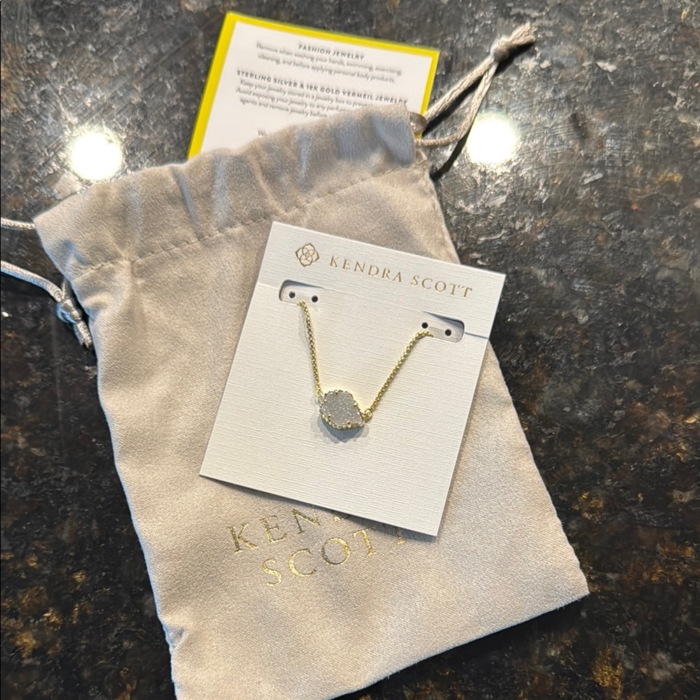 Kendra Scott Gold Pendant Necklace
